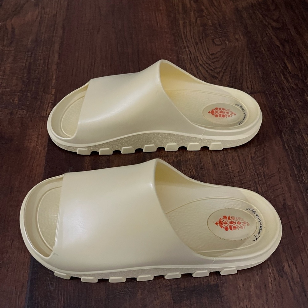 Free People Movement Slides - Picture 3 of 9